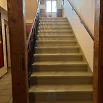 Fajn Klub בית הארחה 3*